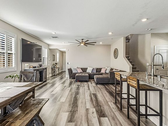 3rd image of 5390 Robinera Ct