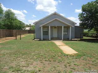 805 La Salle St, Cotulla, TX 78014