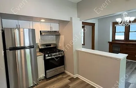 3 bed, 1.0 bath, 1191 sqft, $1,375 — Photo 2