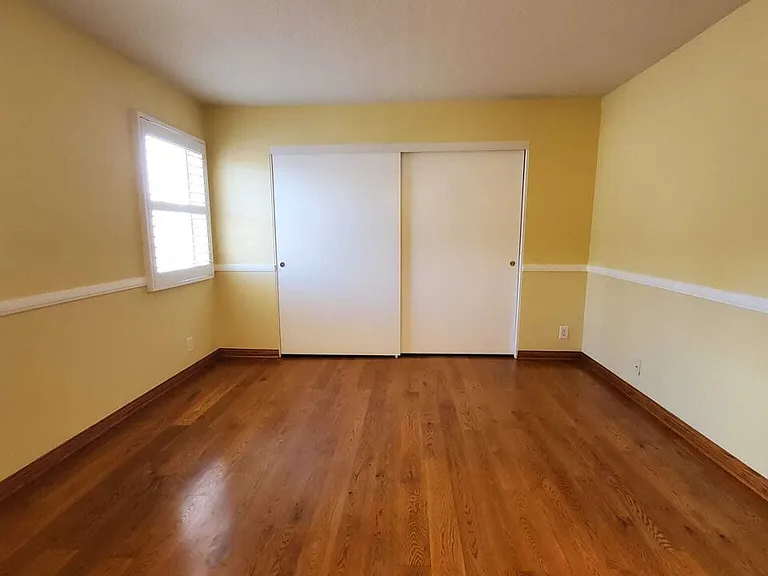 7320 Balboa Blvd #123 — Photo 17