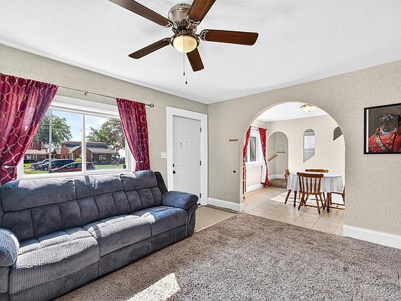 3rd image of 3614 Sheridan ROAD