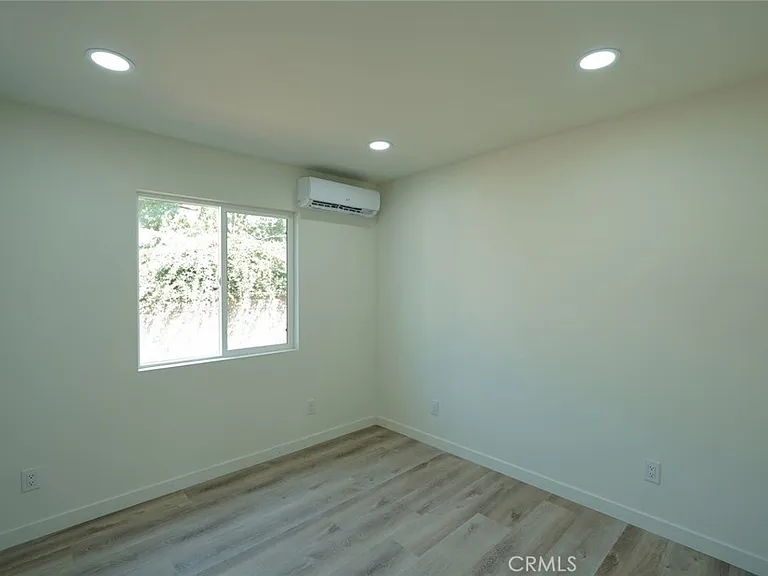 4811 Charlotte Way — Photo 10