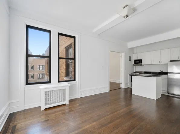 347 W 55th St APT 8C, New York, NY 10019