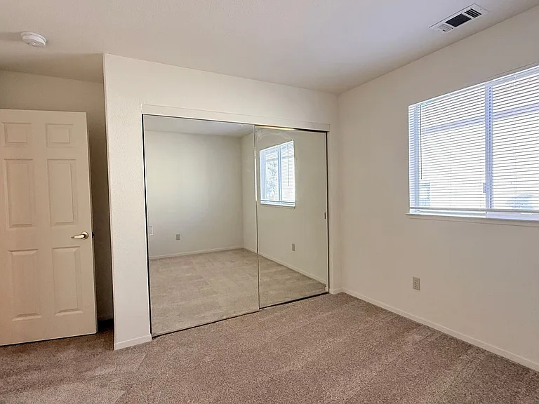 1126 Vista Pointe Cir — Photo 31