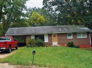 1305 Carver Ct, Martinsville, VA 24112