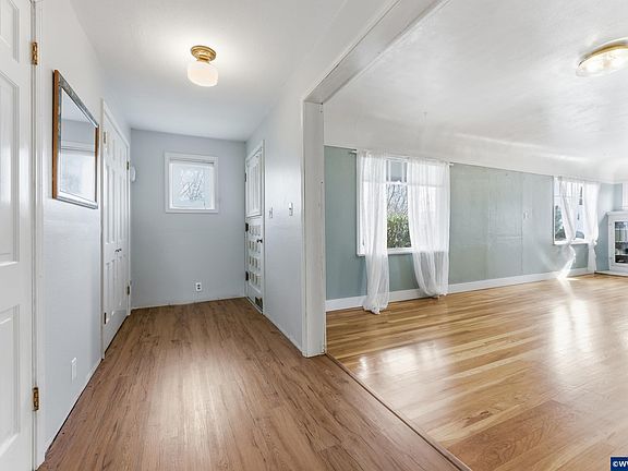 3rd image of 1420 Park Ter SW