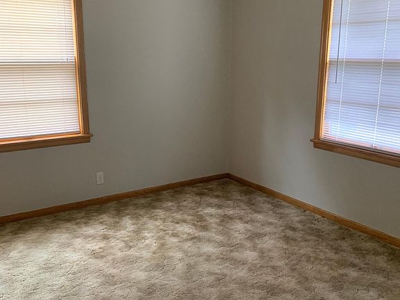 5th image of 803 E Minneapolis Ave