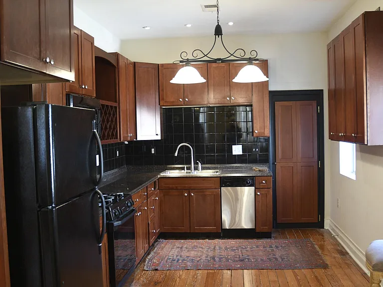 300 S Collington Ave — Photo 4