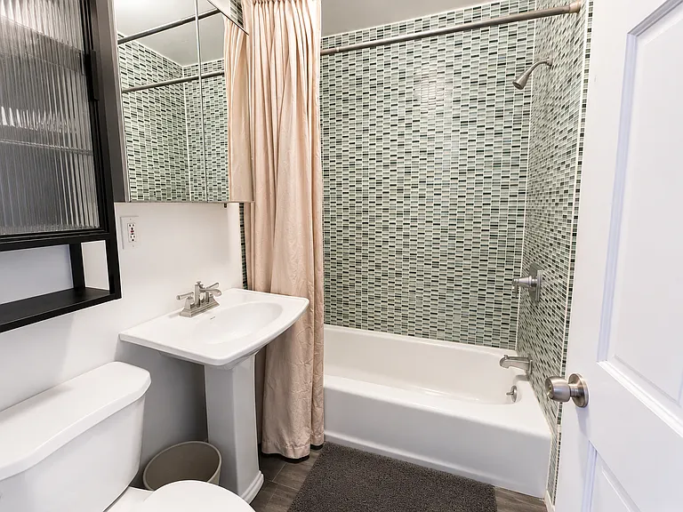 372 Jefferson Ave #4 — Photo 6