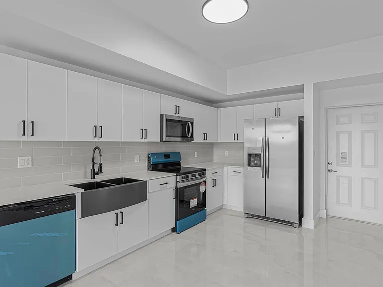 16925 SW 100th Ave #B1 — Photo 9