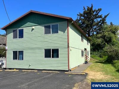 568 NW 3rd St, Newport, OR, 97365