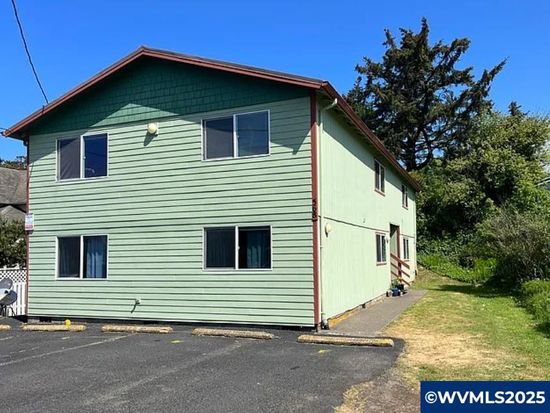 568 NW 3rd St, Newport, OR 97365
