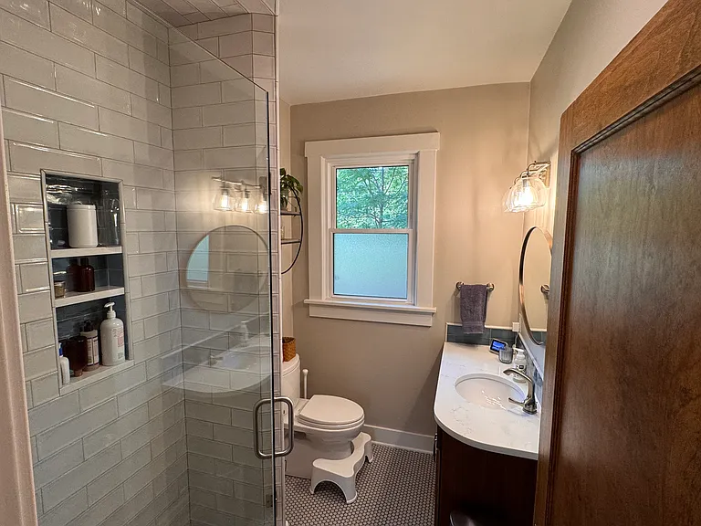 Adams St — Photo 14