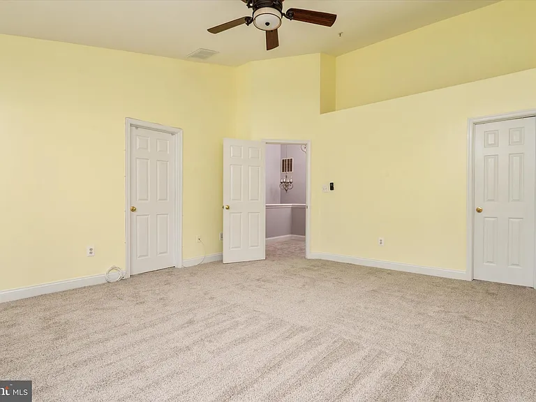 824 Stonehurst Ct — Photo 18