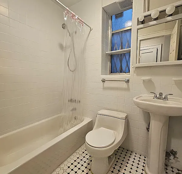 23-52 31st Ave #2R — Photo 12