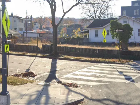 2101 Q St SE, Washington, DC 20020