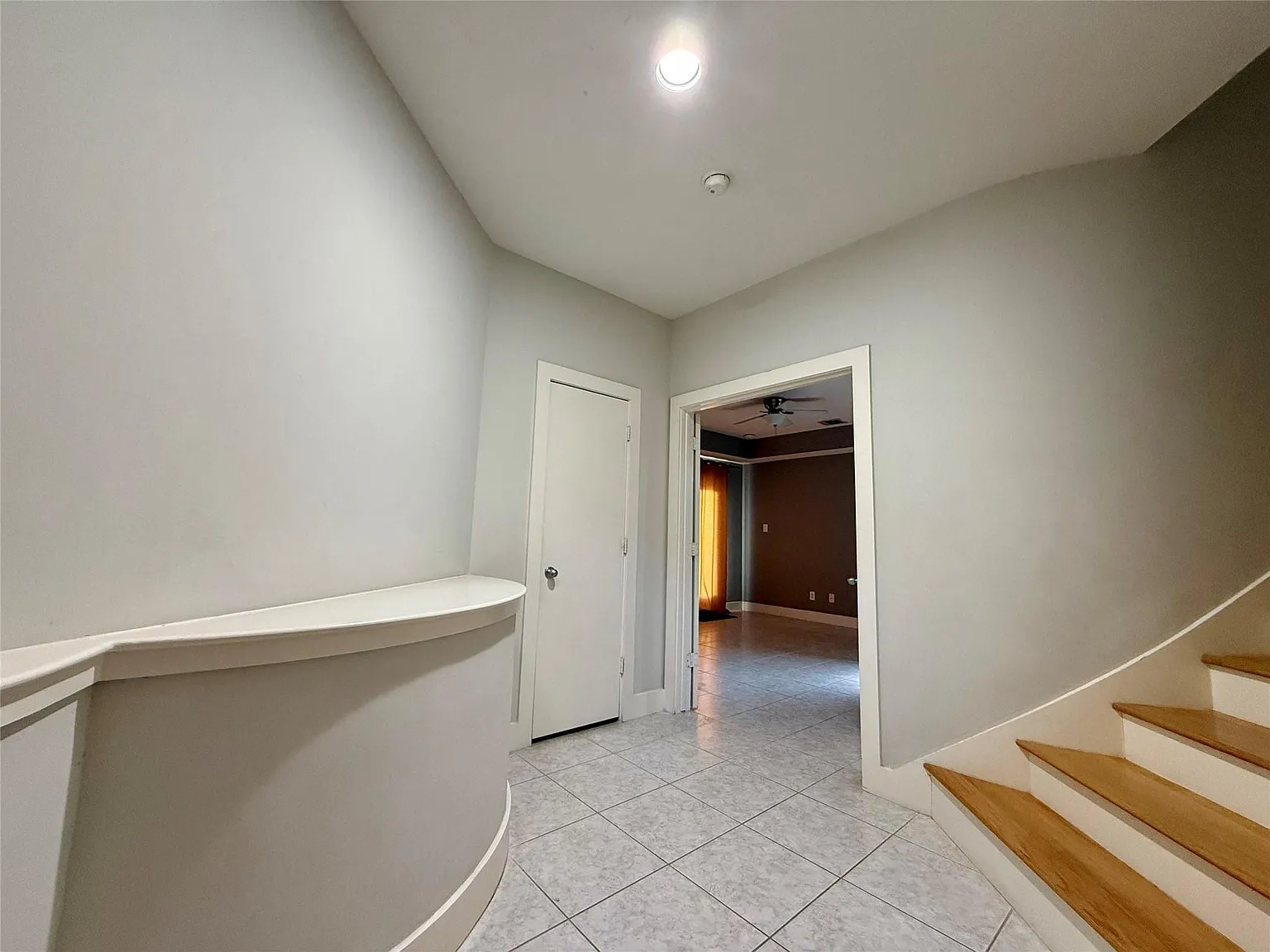 3 bed, 2.5 bath, 2270 sqft, $2,400 — Photo 4