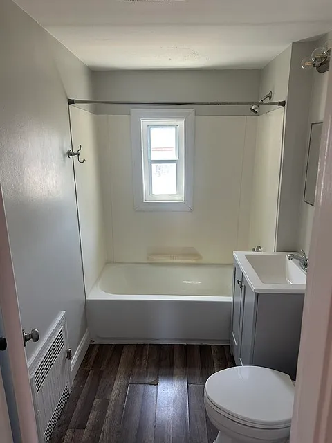 3 bed, 800 sqft, $2,800 — Photo 2