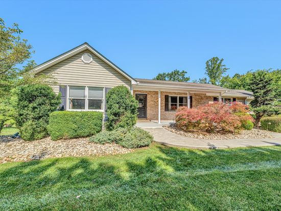395 Middle Valley Rd, Hardy, VA 24101