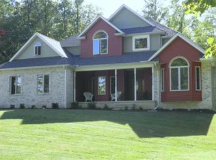 5177 Bobey Rd, Conneaut, OH 44030