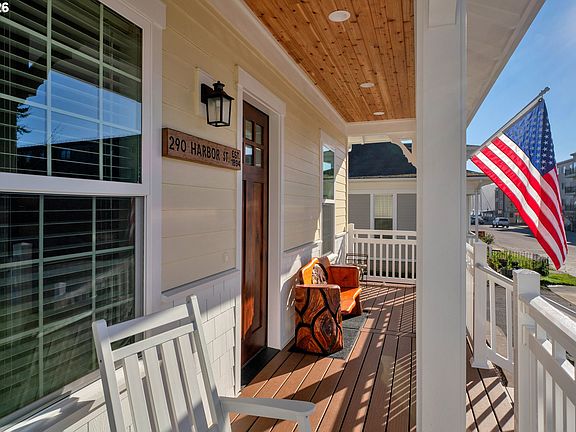 5th image of 290 Harbor St