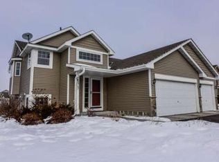 2613 Rocky Meadow Ln, Mayer, MN 55360