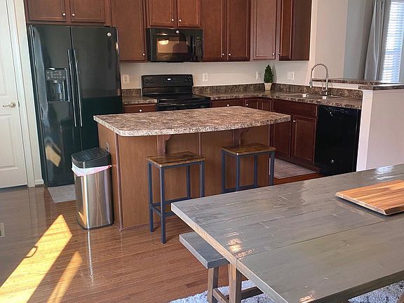 3rd image of 6223 Willow Pl