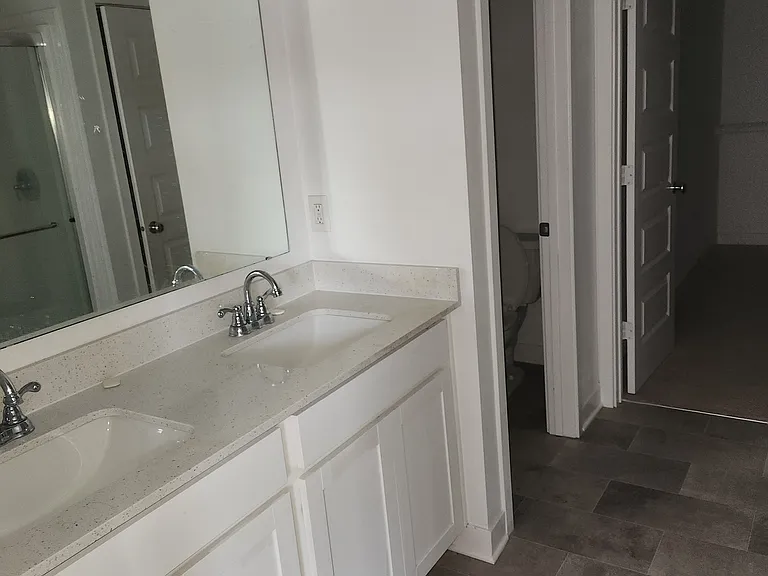 19419 Clive St — Photo 15
