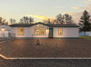 317 7th St, Benton City, WA 99320