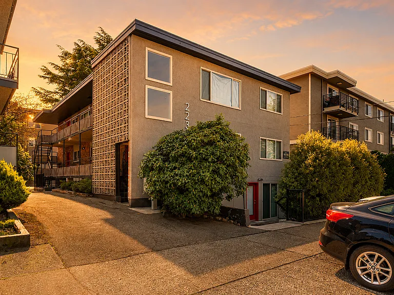 2237 Apartments - Located in the Heart of Ballard — Photo 5