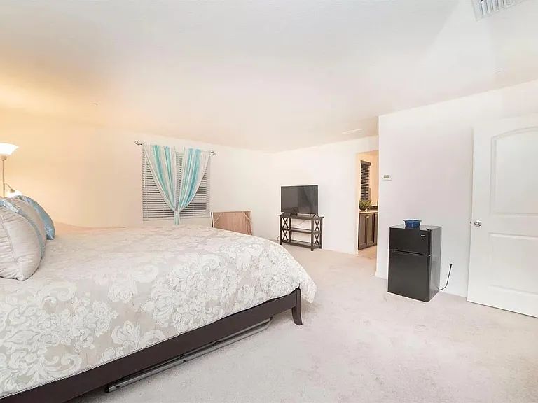 1088 Arrington Dr — Photo 23