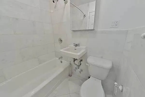 Rented by CitySites Real Estate Group | media 14