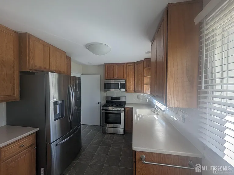 6 Hillside Ave — Photo 9