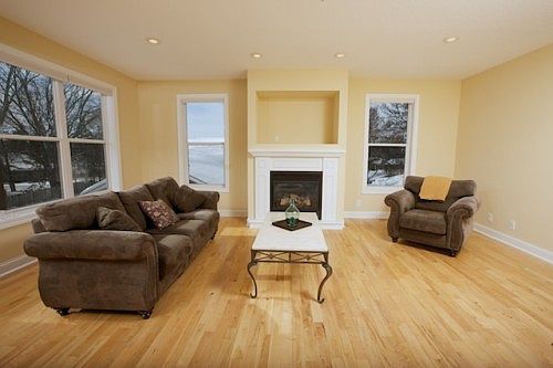4th image of 813 Amundson Dr