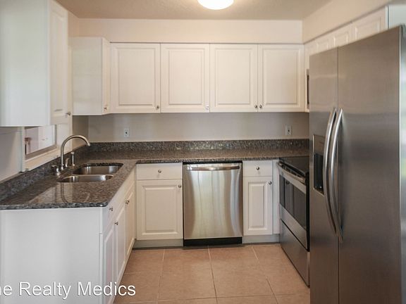 5th image of 3212 Plummer Cir