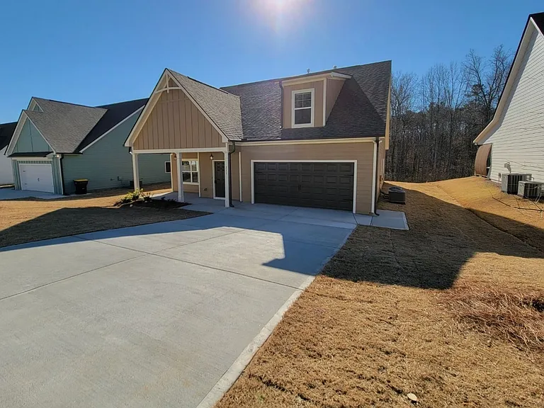 275 Southridge Dr — Photo 3