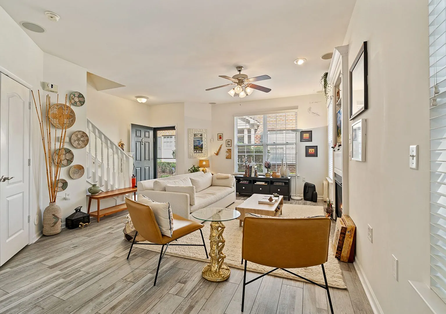 2 bedroom, 2.5 bathroom condo available in the sought after Ridgely Manor community! — Photo 4