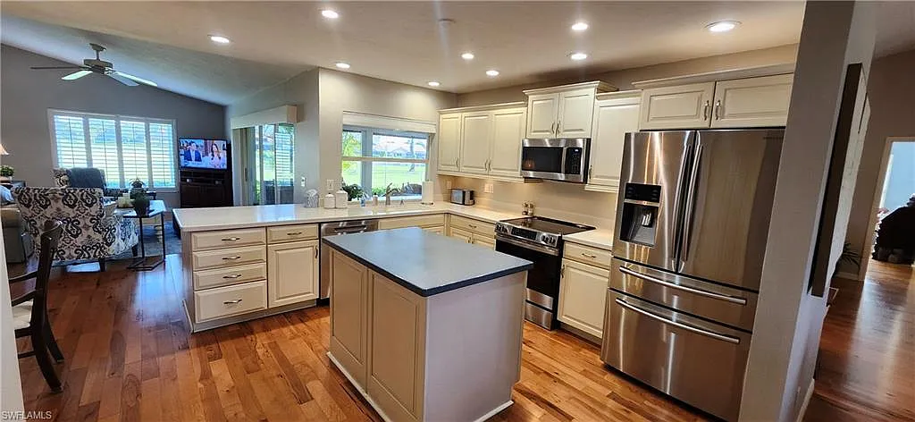 3 bed, 2.0 bath, 1970 sqft, $5,000 — Photo 4