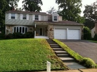 9 Darien Dr, Cherry Hill, NJ 08003
