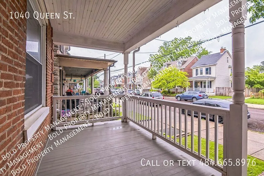 Beautifully maintained 3 bedroom home — Photo 4