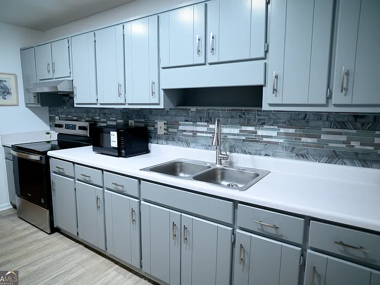 390 Stoneridge Way — Photo 14