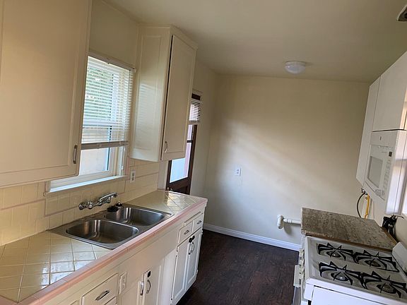 4th image of 1705 Belmont Ln #A