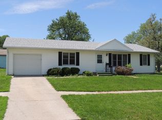 208S S Alvin St, Maryville, MO 64468