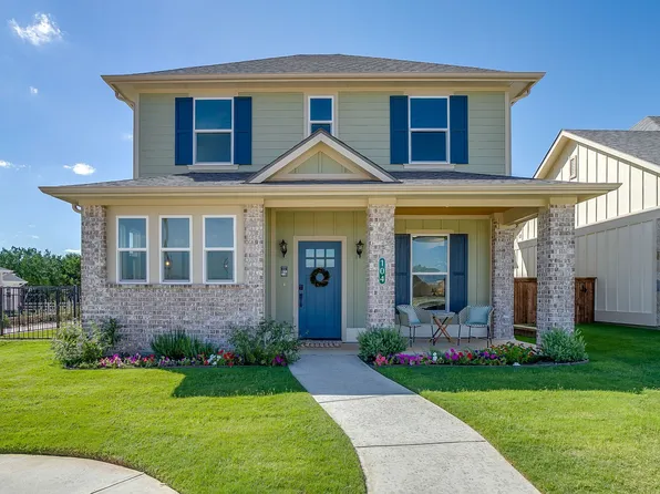 104 Cardinal Woods Ct, Granbury, TX 76049
