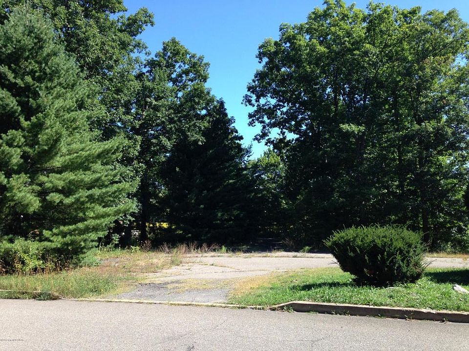 2nd image of 1 Woodcrest Blvd