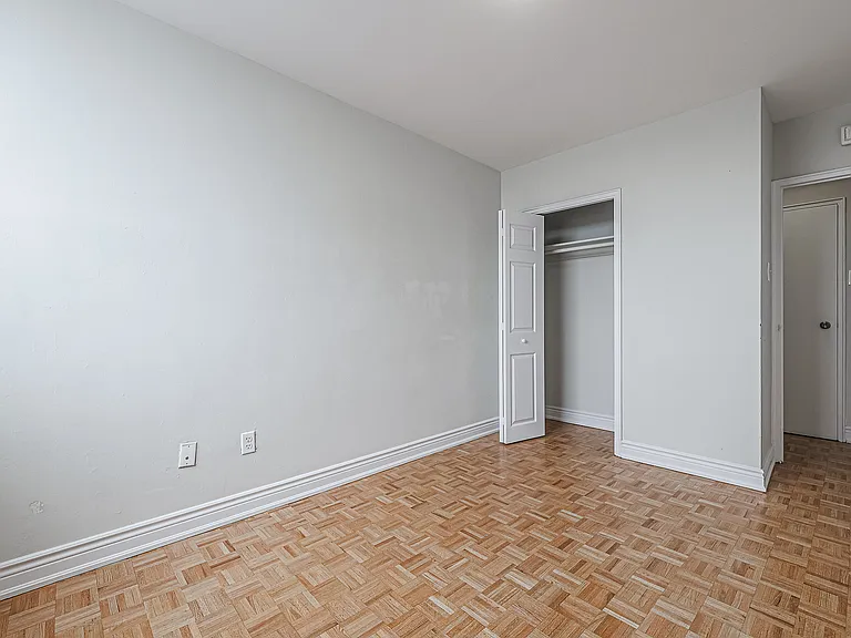 1440 Lawrence Ave W — Photo 15