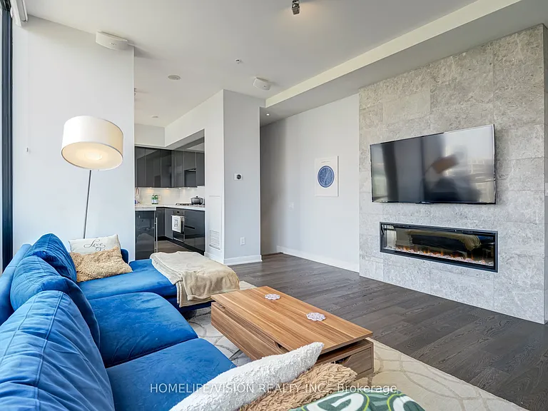 629 King St W #Penthouse 1415 — Photo 9