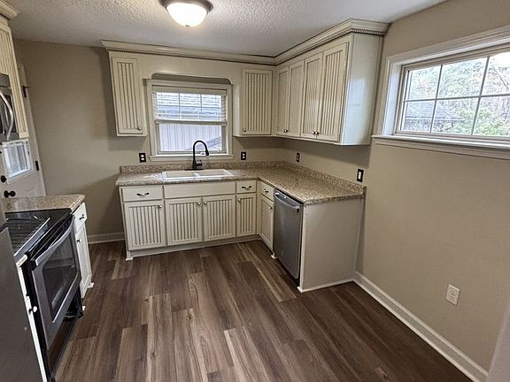 4th image of 445 S College St APT D