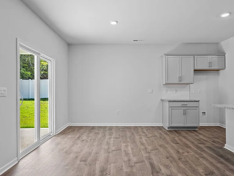 284 Robert Pl — Photo 18