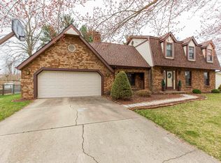 17928 Dorset Dr, South Bend, IN